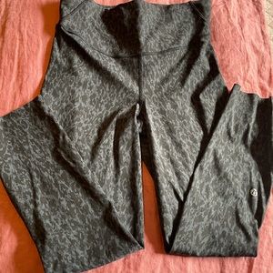 lululemon Base Pace High-Rise running tight 25”